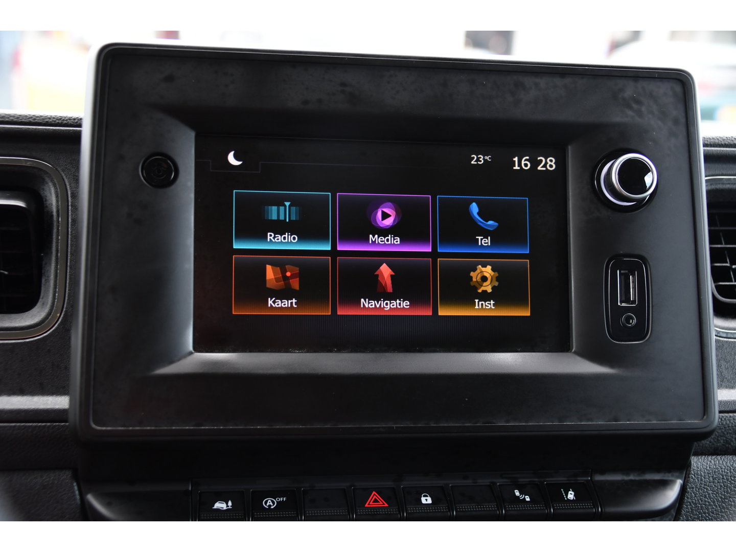 Renault Master T35 2.3 dCi 150 L3H2 Edition Glasresteel! Camera, Cruise, LED, Automaat, 150pk, multimedia, Leder, Trekhaak, Sensoren, Uniek! Glaswagen, Imperiaal, Glas resteel, Glas, Bouw