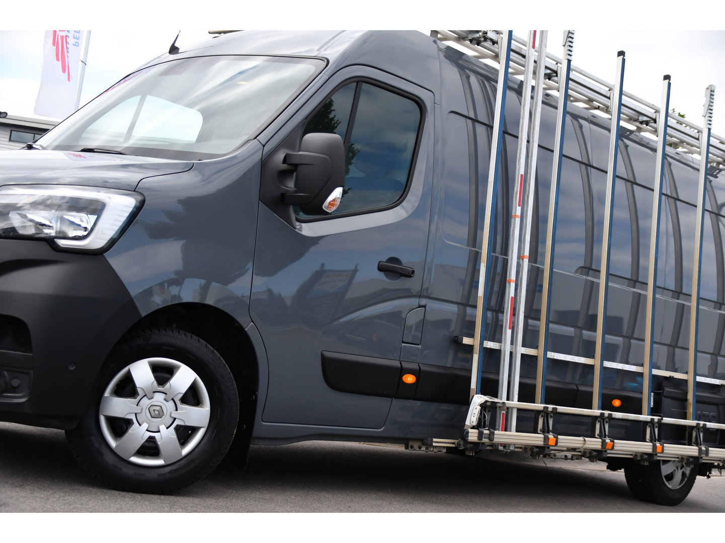 Renault Master T35 2.3 dCi 150 L3H2 Edition Glasresteel! Camera, Cruise, LED, Automaat, 150pk, multimedia, Leder, Trekhaak, Sensoren, Uniek! Glaswagen, Imperiaal, Glas resteel, Glas, Bouw