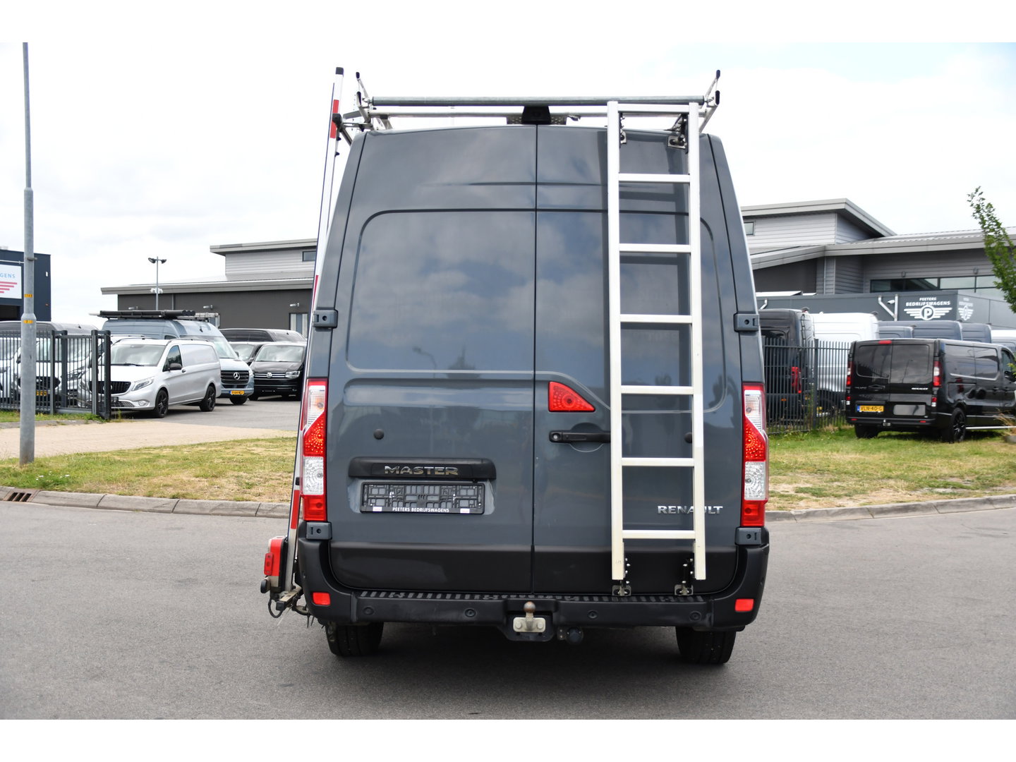 Renault Master T35 2.3 dCi 150 L3H2 Edition Glasresteel! Camera, Cruise, LED, Automaat, 150pk, multimedia, Leder, Trekhaak, Sensoren, Uniek! Glaswagen, Imperiaal, Glas resteel, Glas, Bouw