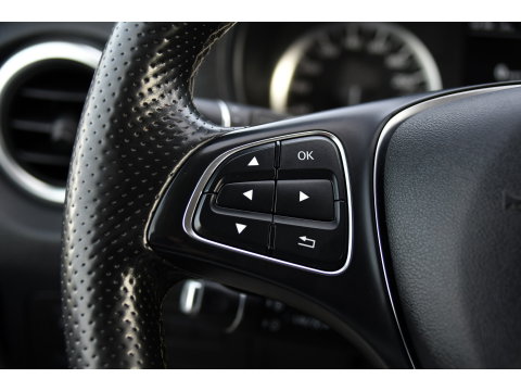 Mercedes-Benz Vito 116 CDI L2 Black Edition Camera, Cruise, LED, 164pk, Trekhaak, Leder, Multimedia, Automaat, Sensoren, Uniek!