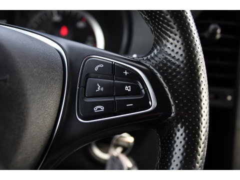 Mercedes-Benz Vito 116 CDI L2 Black Edition Camera, Cruise, LED, 164pk, Trekhaak, Leder, Multimedia, Automaat, Sensoren, Uniek!