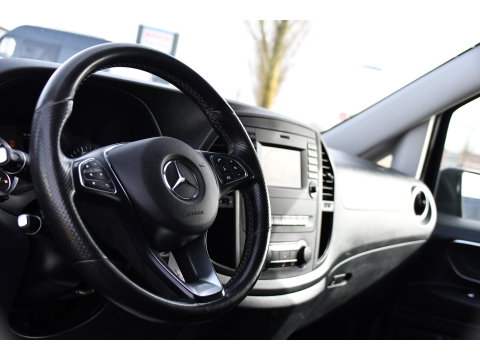 Mercedes-Benz Vito 116 CDI L2 Black Edition Camera, Cruise, LED, 164pk, Trekhaak, Leder, Multimedia, Automaat, Sensoren, Uniek!