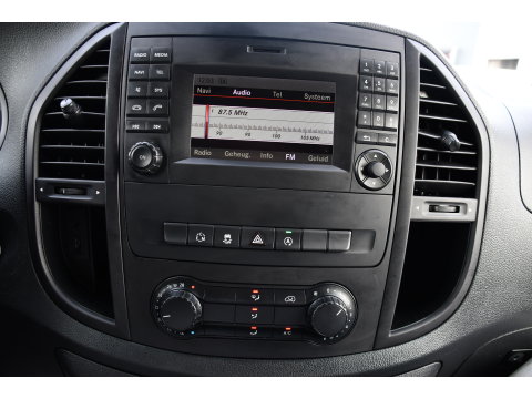 Mercedes-Benz Vito 116 CDI L2 Black Edition Camera, Cruise, LED, 164pk, Trekhaak, Leder, Multimedia, Automaat, Sensoren, Uniek!