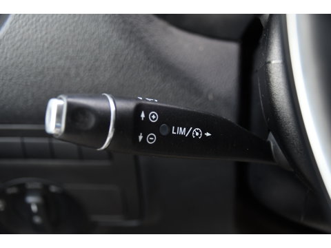 Mercedes-Benz Vito 116 CDI L2 Black Edition Camera, Cruise, LED, 164pk, Trekhaak, Leder, Multimedia, Automaat, Sensoren, Uniek!