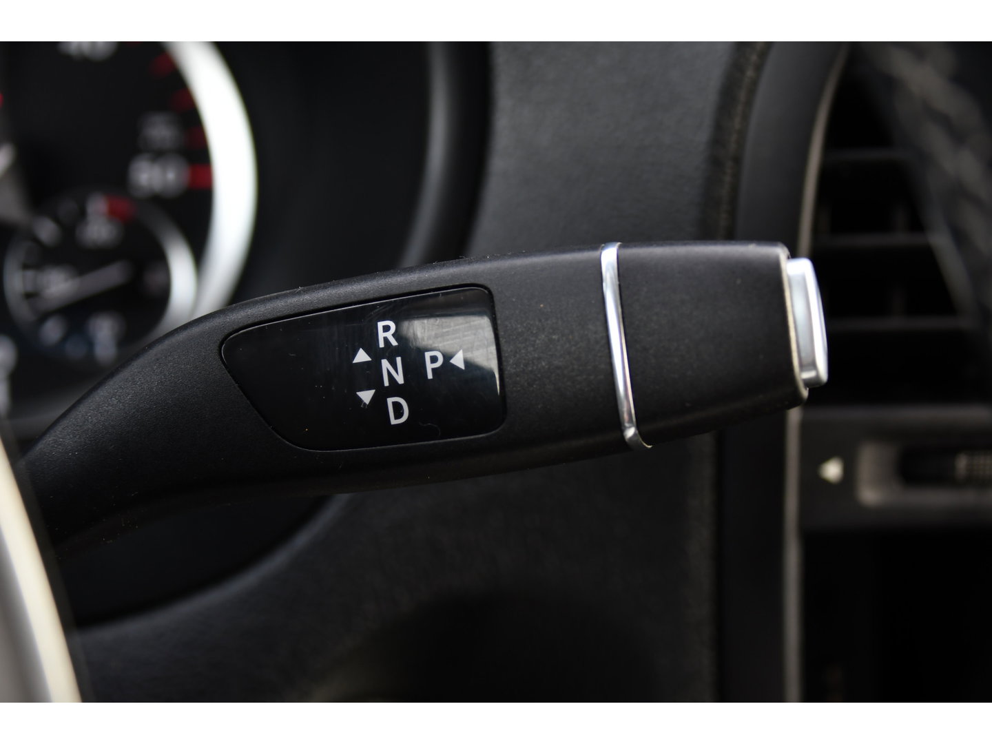 Mercedes-Benz Vito 116 CDI L2 Black Edition Camera, Cruise, LED, 164pk, Trekhaak, Leder, Multimedia, Automaat, Sensoren, Uniek!