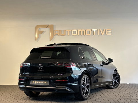 Volkswagen Golf 1.5 eTSI R-Line Edition Pano|Sfeer|IQ|HuD