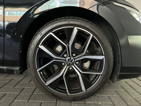 Volkswagen Golf 1.5 eTSI R-Line Edition Pano|Sfeer|IQ|HuD