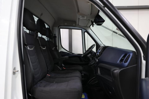 Iveco Daily 35C18H 3.0 AUTOMAAT TREKHAAK OPEN LAADBAK