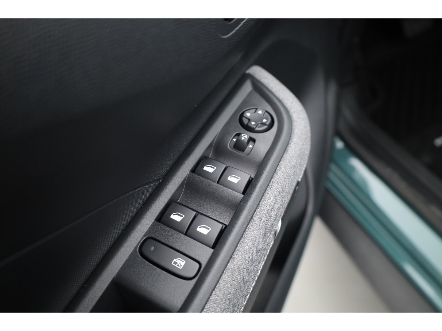 Opel Frontera 1.2 Turbo Hybrid GS 7p. | Camera | Stoel- Stuurverw. | NAV + CarPlay | Cruise Ctrl. | LED | Clima
