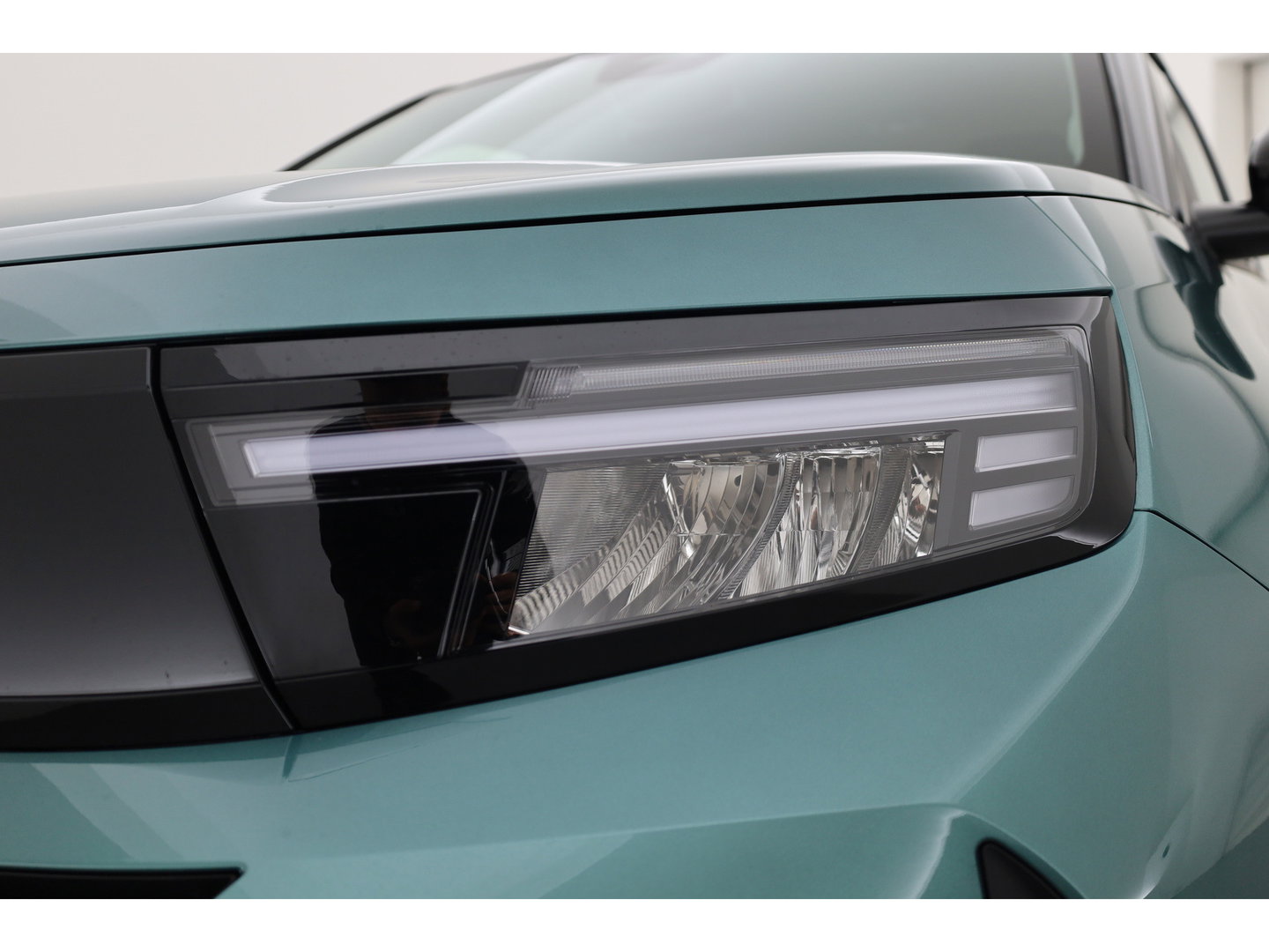 Opel Frontera 1.2 Turbo Hybrid GS 7p. | Camera | Stoel- Stuurverw. | NAV + CarPlay | Cruise Ctrl. | LED | Clima