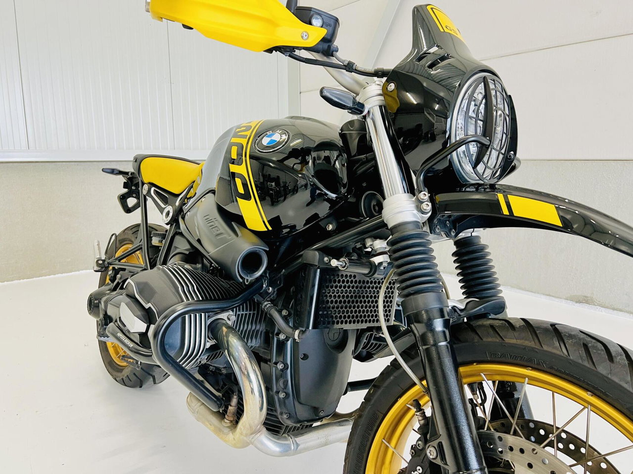BMW R nineT