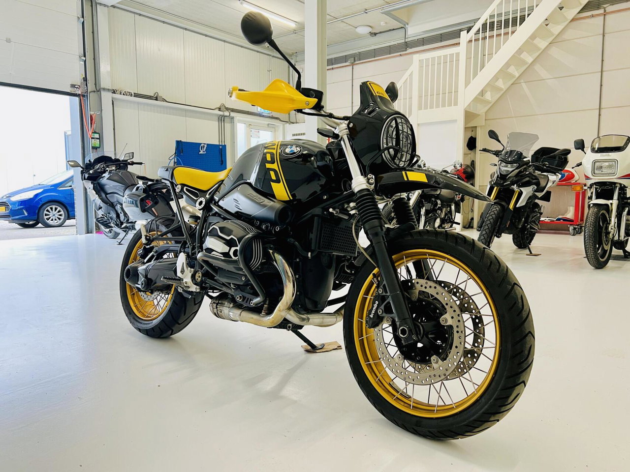 BMW R nineT