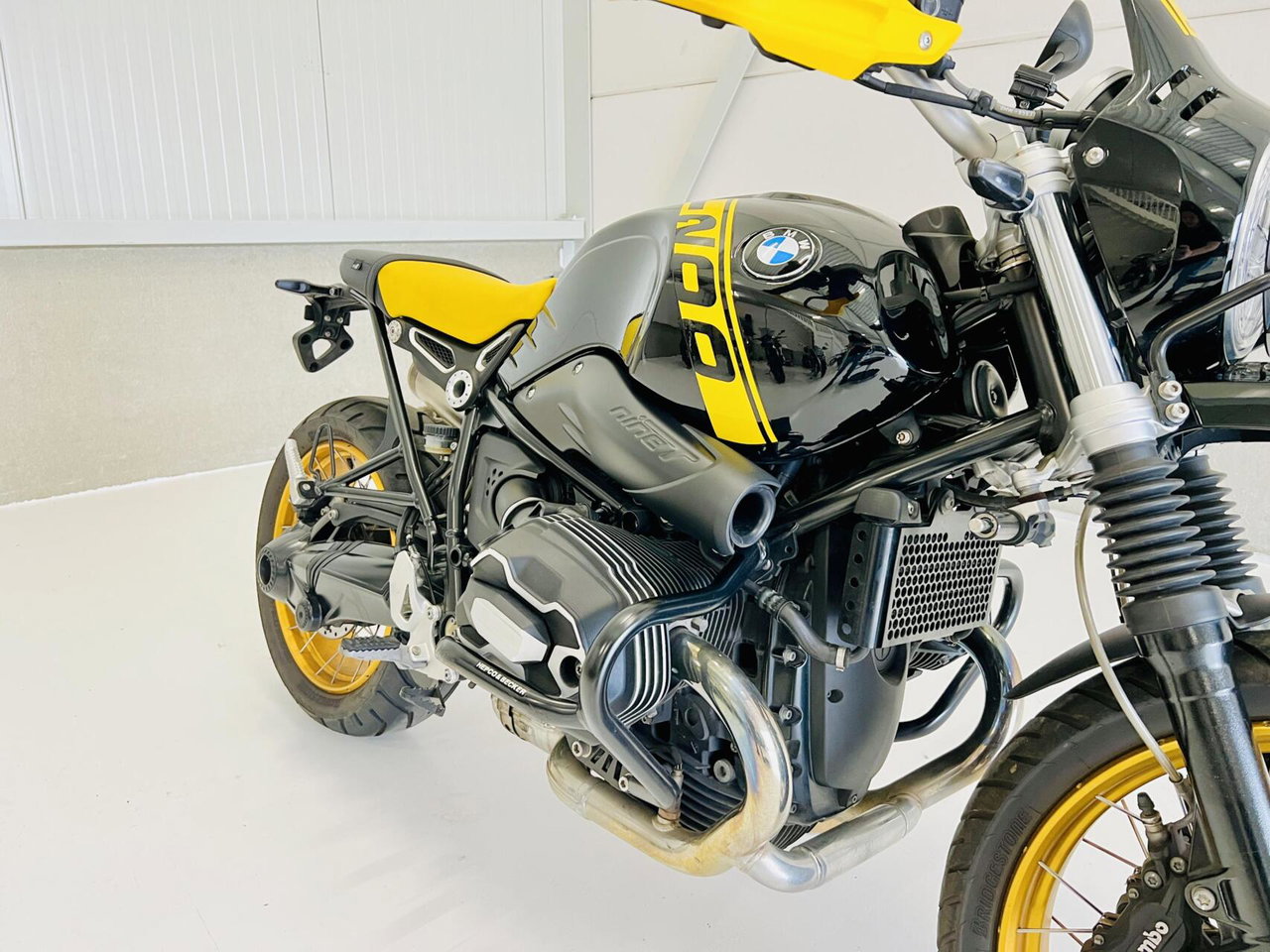 BMW R nineT