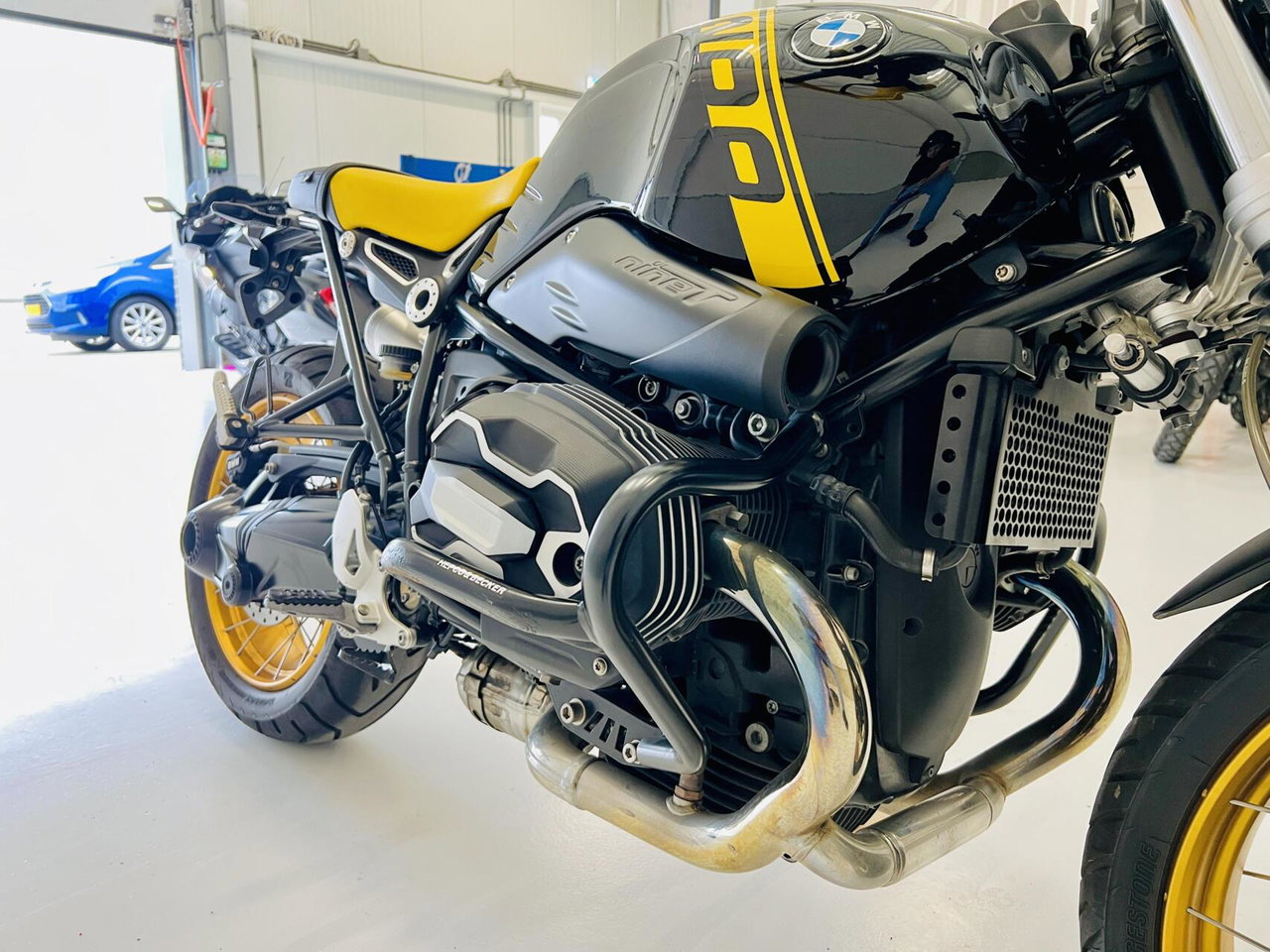 BMW R nineT