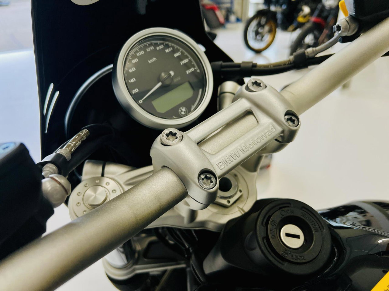 BMW R nineT
