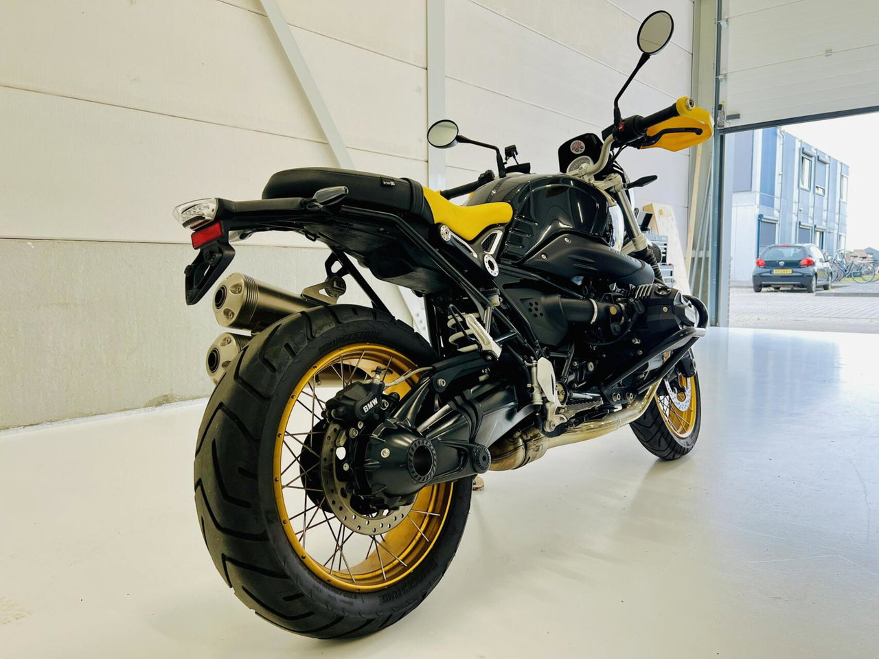 BMW R nineT