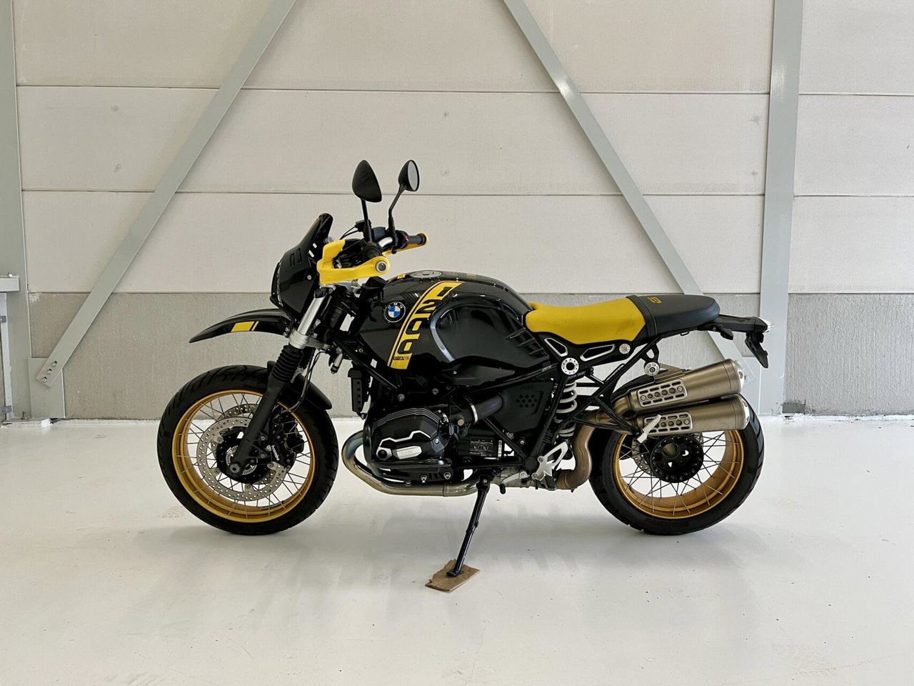 BMW R nineT