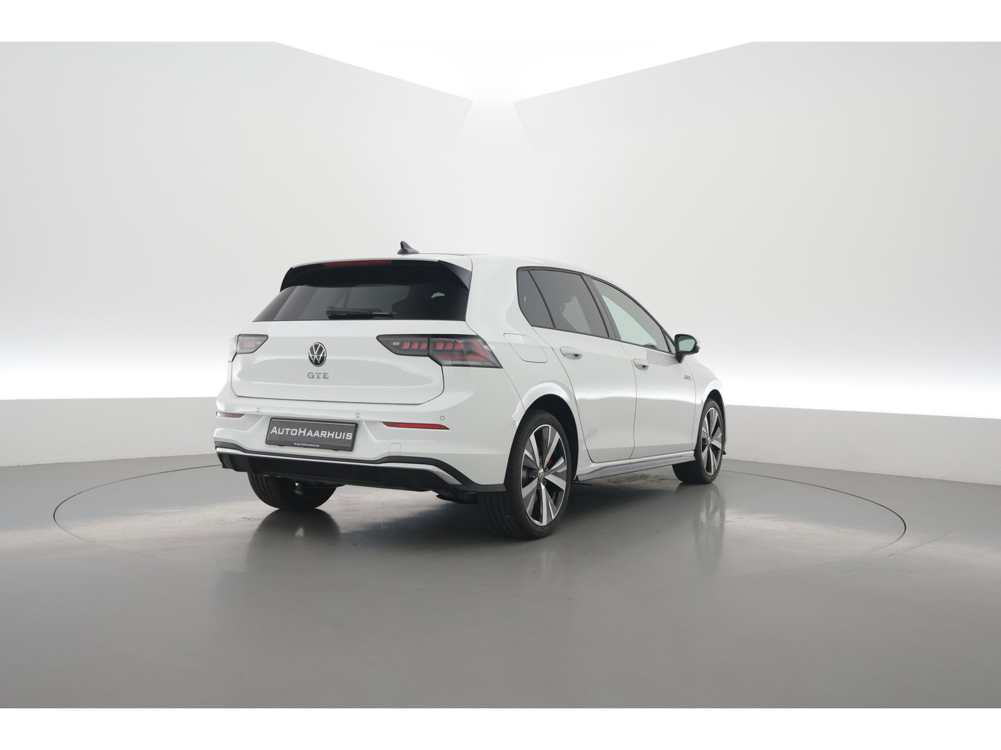 Volkswagen Golf 1.5 eHybrid GTE | 360cam | Adapt. Cruise | 18'' | IQ. Light | Stoel- Stuurverw. | Apple CarPlay