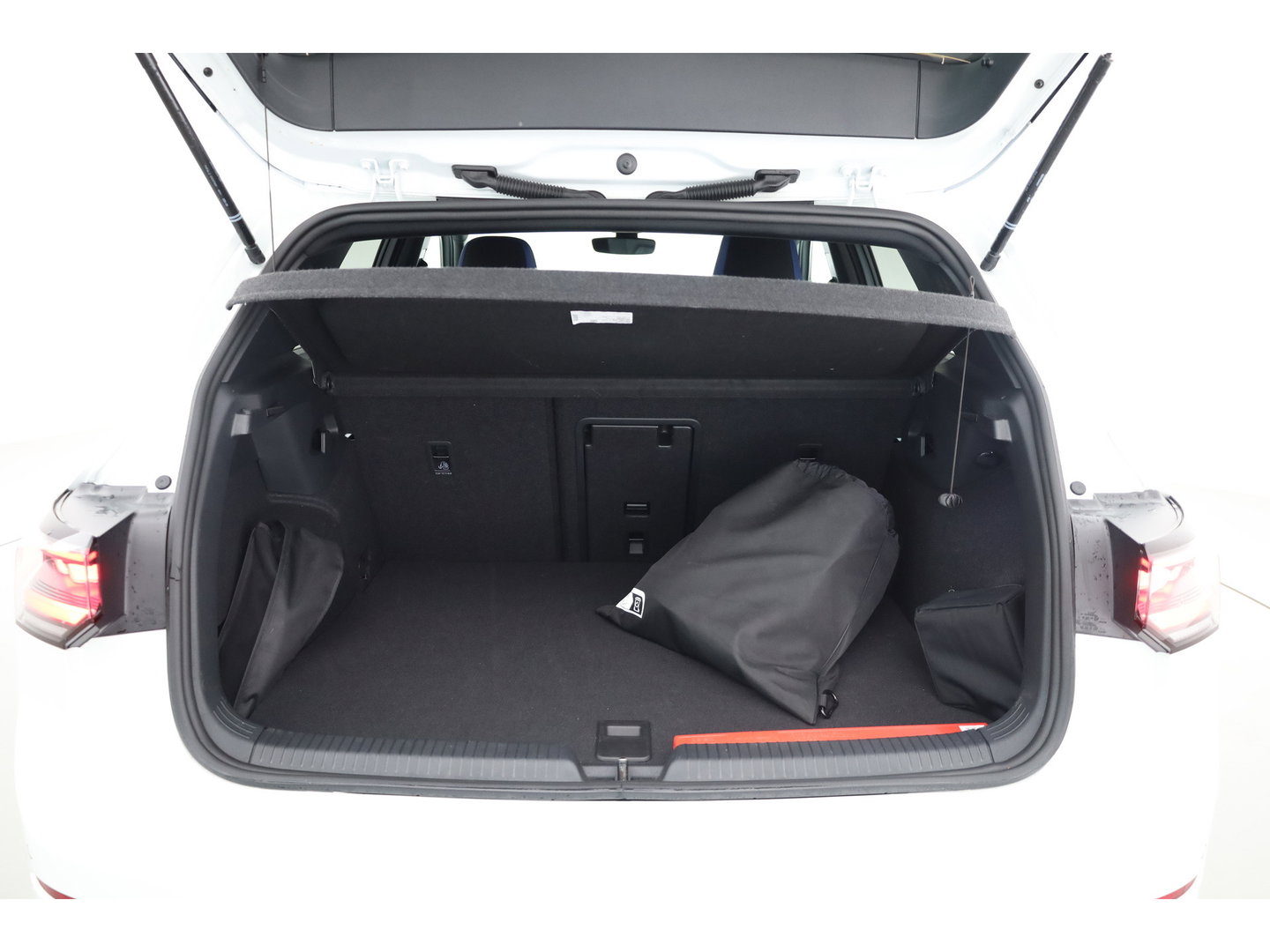 Volkswagen Golf 1.5 eHybrid GTE | 360cam | Adapt. Cruise | 18'' | IQ. Light | Stoel- Stuurverw. | Apple CarPlay