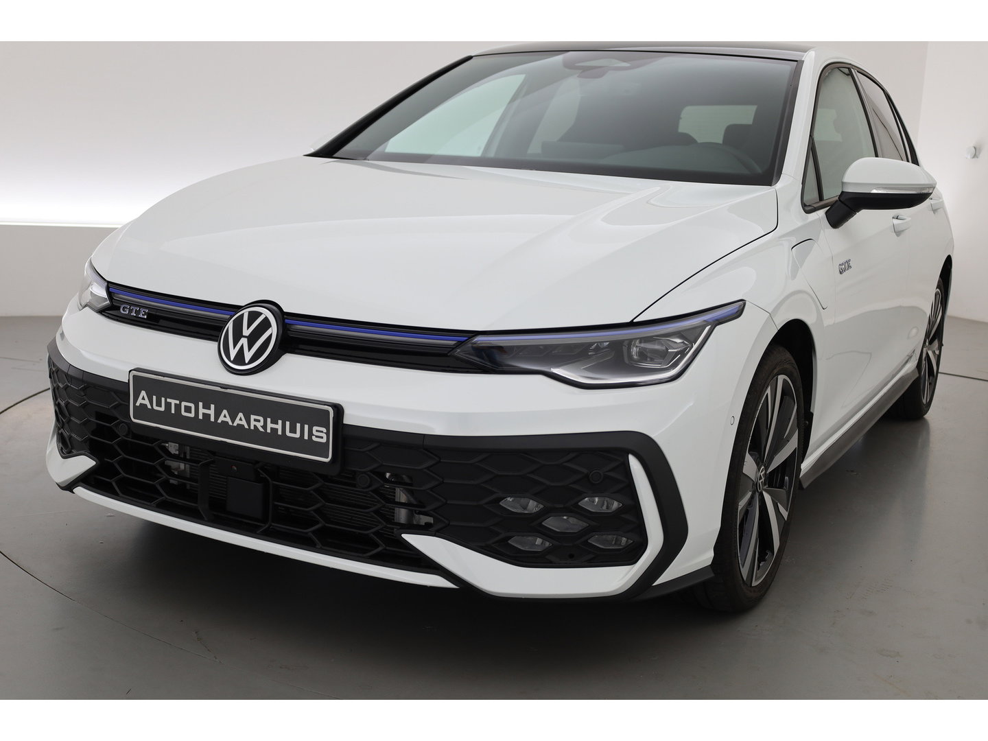 Volkswagen Golf 1.5 eHybrid GTE | 360cam | Adapt. Cruise | 18'' | IQ. Light | Stoel- Stuurverw. | Apple CarPlay