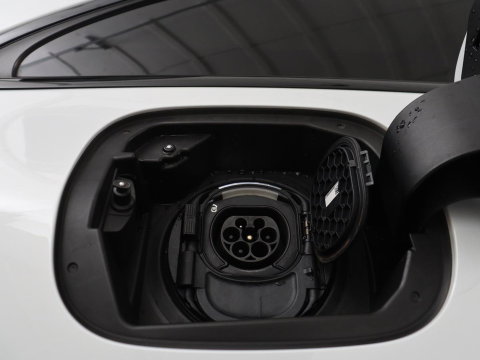 Mercedes-Benz CLA-Klasse Shooting Brake 250 e AMG Line | SOH 92.9% | Trekhaak | Leder | Camera | Carplay | Park assist | Cruise control | Sfeerverlichting | Stoelverwarming | Full LED | Climate control |