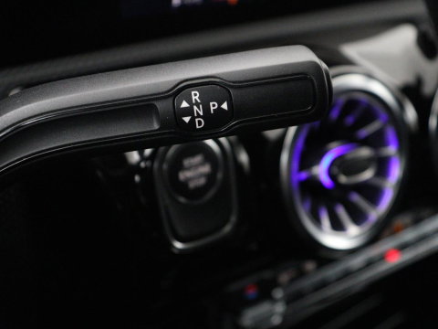 Mercedes-Benz CLA-Klasse Shooting Brake 250 e AMG Line | SOH 92.9% | Trekhaak | Leder | Camera | Carplay | Park assist | Cruise control | Sfeerverlichting | Stoelverwarming | Full LED | Climate control |
