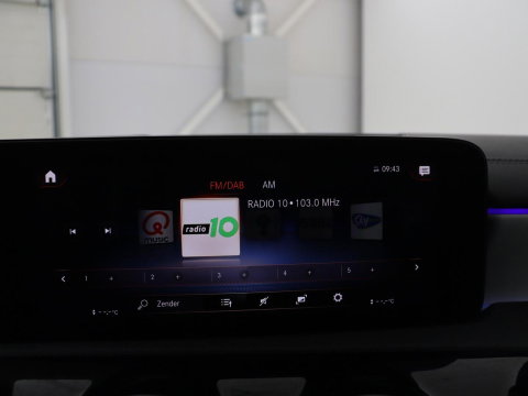 Mercedes-Benz CLA-Klasse Shooting Brake 250 e AMG Line | SOH 92.9% | Trekhaak | Leder | Camera | Carplay | Park assist | Cruise control | Sfeerverlichting | Stoelverwarming | Full LED | Climate control |