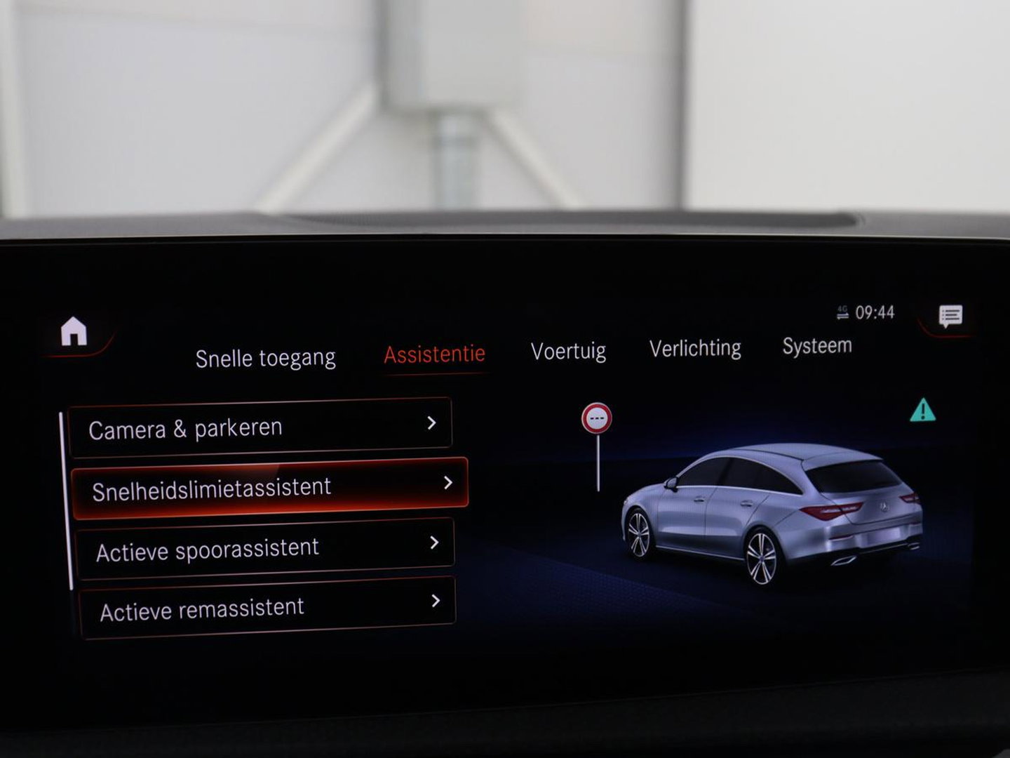 Mercedes-Benz CLA-Klasse Shooting Brake 250 e AMG Line | SOH 92.9% | Trekhaak | Leder | Camera | Carplay | Park assist | Cruise control | Sfeerverlichting | Stoelverwarming | Full LED | Climate control |