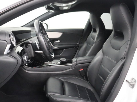 Mercedes-Benz CLA-Klasse Shooting Brake 250 e AMG Line | SOH 92.9% | Trekhaak | Leder | Camera | Carplay | Park assist | Cruise control | Sfeerverlichting | Stoelverwarming | Full LED | Climate control |
