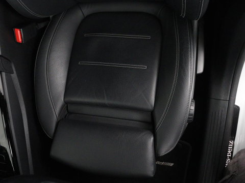 Mercedes-Benz CLA-Klasse Shooting Brake 250 e AMG Line | SOH 92.9% | Trekhaak | Leder | Camera | Carplay | Park assist | Cruise control | Sfeerverlichting | Stoelverwarming | Full LED | Climate control |
