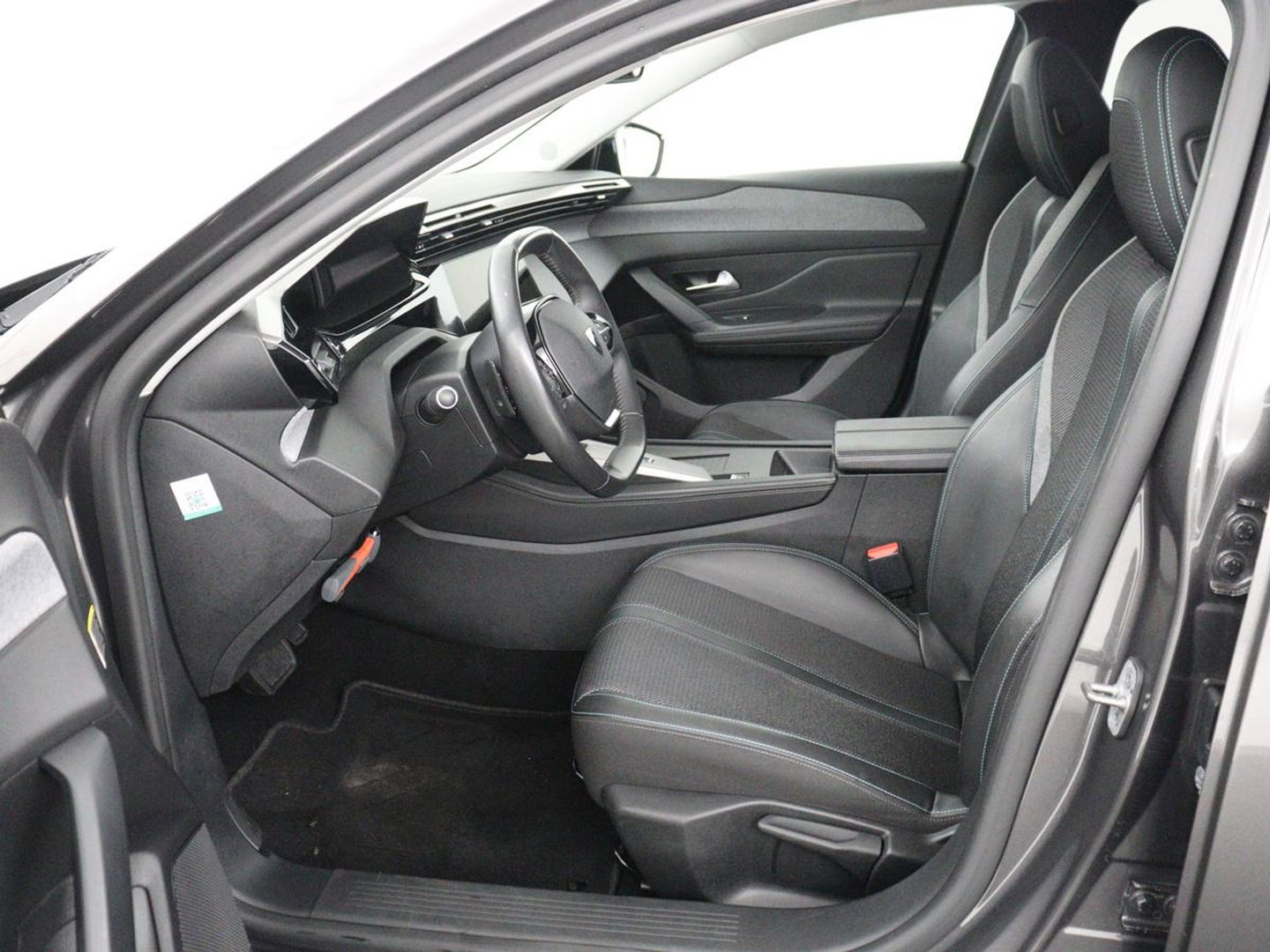 Peugeot 308 SW 1.6 HYbrid 180 Allure Pack Business | SOH 97.3% | Trekhaak | 360 camera | Adaptive cruise | Carplay | Climate control | Virtual |