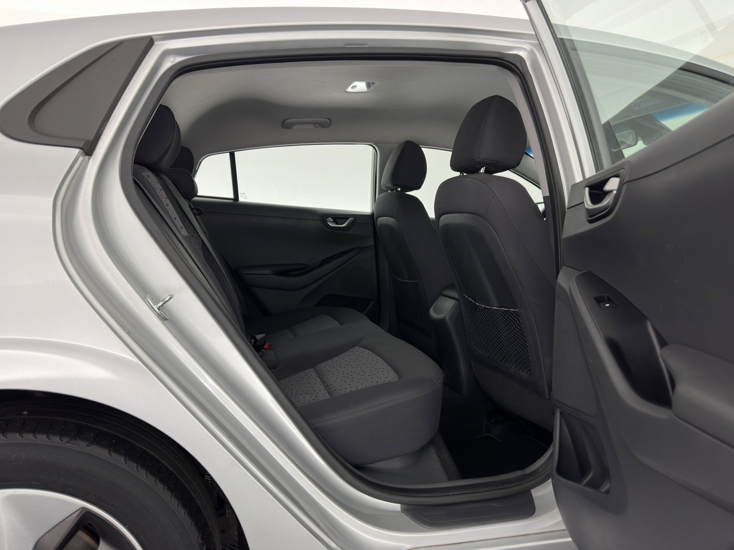 Hyundai IONIQ Comfort EV (INCL-BTW) Aut. *ADAPTIVE-CRUISE | DIGI-COCKPIT | SHIFTPADDLES | LANE-ASSIST | CCS-FASTLOADER | CRUISE | CAMERA | KEYLESS | DAB+ | NAVI-FULLMAP | ECC | PDC | 16"*