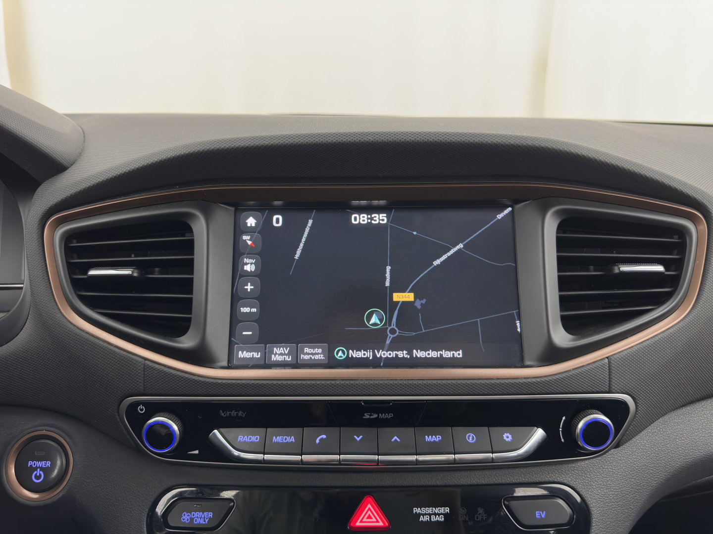 Hyundai IONIQ Comfort EV (INCL-BTW) Aut. *ADAPTIVE-CRUISE | DIGI-COCKPIT | SHIFTPADDLES | LANE-ASSIST | CCS-FASTLOADER | CRUISE | CAMERA | KEYLESS | DAB+ | NAVI-FULLMAP | ECC | PDC | 16"*