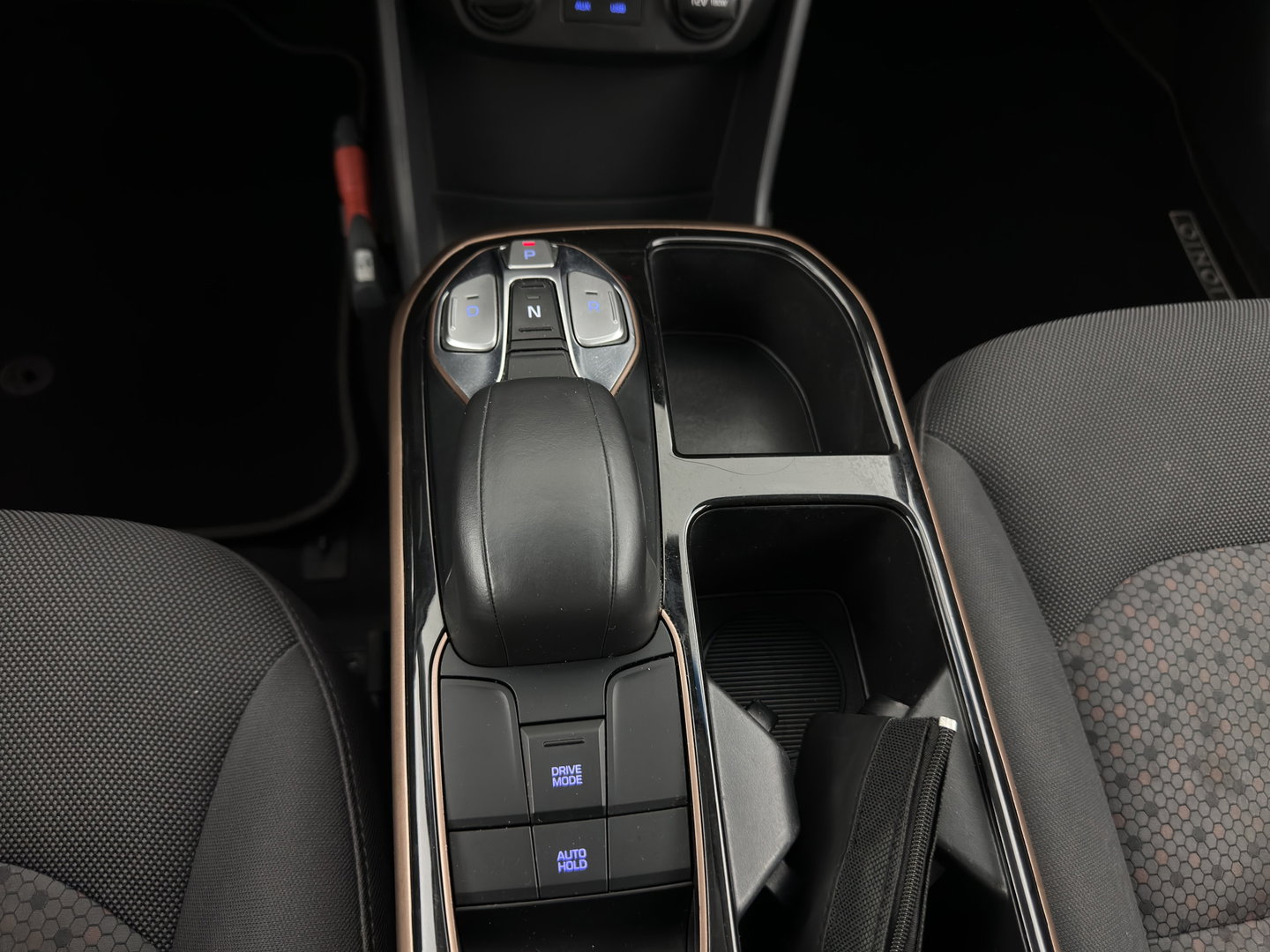 Hyundai IONIQ Comfort EV (INCL-BTW) Aut. *ADAPTIVE-CRUISE | DIGI-COCKPIT | SHIFTPADDLES | LANE-ASSIST | CCS-FASTLOADER | CRUISE | CAMERA | KEYLESS | DAB+ | NAVI-FULLMAP | ECC | PDC | 16"*