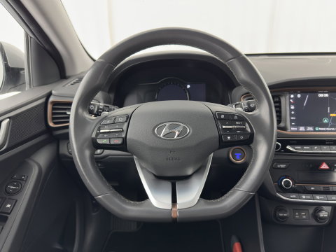 Hyundai IONIQ Comfort EV (INCL-BTW) Aut. *ADAPTIVE-CRUISE | DIGI-COCKPIT | SHIFTPADDLES | LANE-ASSIST | CCS-FASTLOADER | CRUISE | CAMERA | KEYLESS | DAB+ | NAVI-FULLMAP | ECC | PDC | 16"*