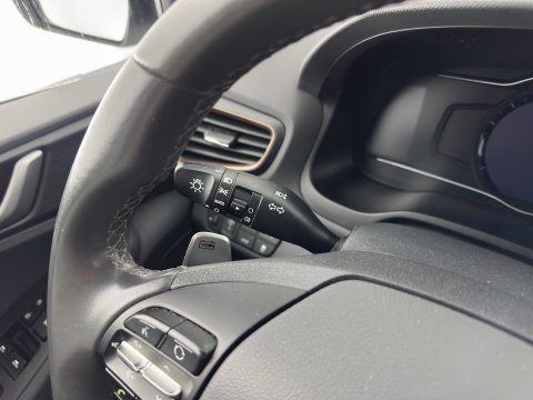 Hyundai IONIQ Comfort EV (INCL-BTW) Aut. *ADAPTIVE-CRUISE | DIGI-COCKPIT | SHIFTPADDLES | LANE-ASSIST | CCS-FASTLOADER | CRUISE | CAMERA | KEYLESS | DAB+ | NAVI-FULLMAP | ECC | PDC | 16"*