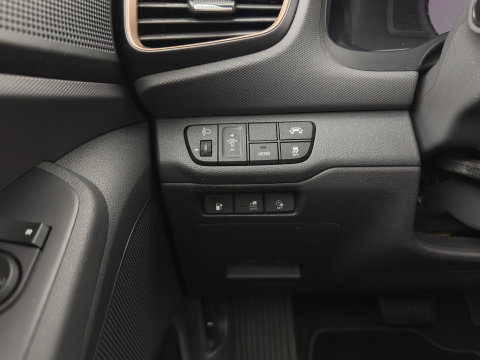 Hyundai IONIQ Comfort EV (INCL-BTW) Aut. *ADAPTIVE-CRUISE | DIGI-COCKPIT | SHIFTPADDLES | LANE-ASSIST | CCS-FASTLOADER | CRUISE | CAMERA | KEYLESS | DAB+ | NAVI-FULLMAP | ECC | PDC | 16"*