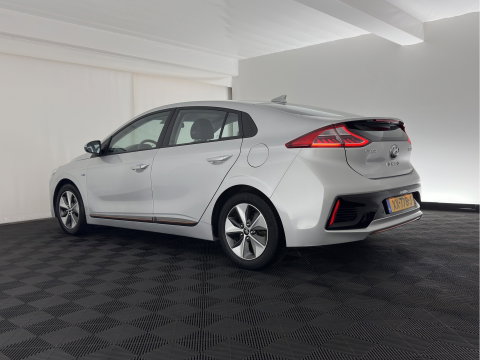 Hyundai IONIQ Comfort EV (INCL-BTW) Aut. *ADAPTIVE-CRUISE | DIGI-COCKPIT | SHIFTPADDLES | LANE-ASSIST | CCS-FASTLOADER | CRUISE | CAMERA | KEYLESS | DAB+ | NAVI-FULLMAP | ECC | PDC | 16"*