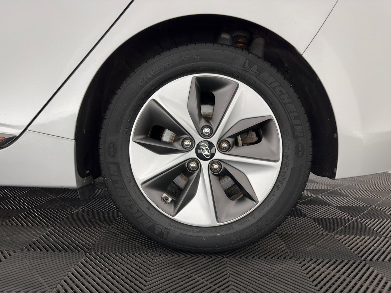 Hyundai IONIQ
