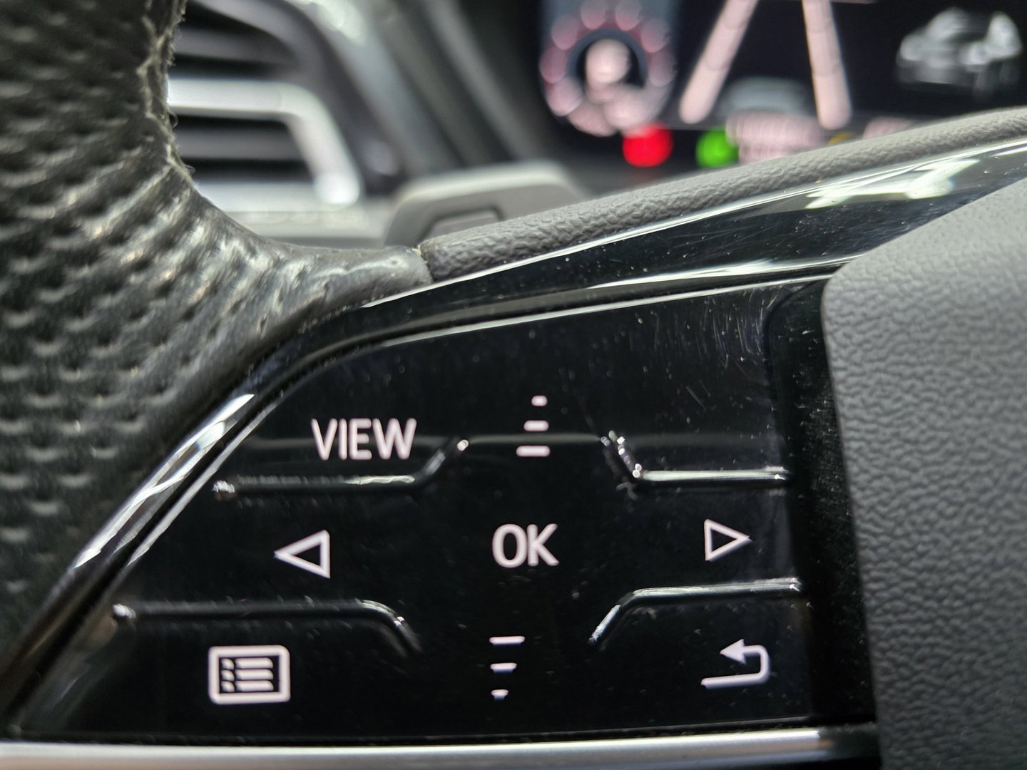Audi Q4 e-tron 50 quattro S edition 77 kWh S Line Pano sonos HUD Leder Matrix Led LM