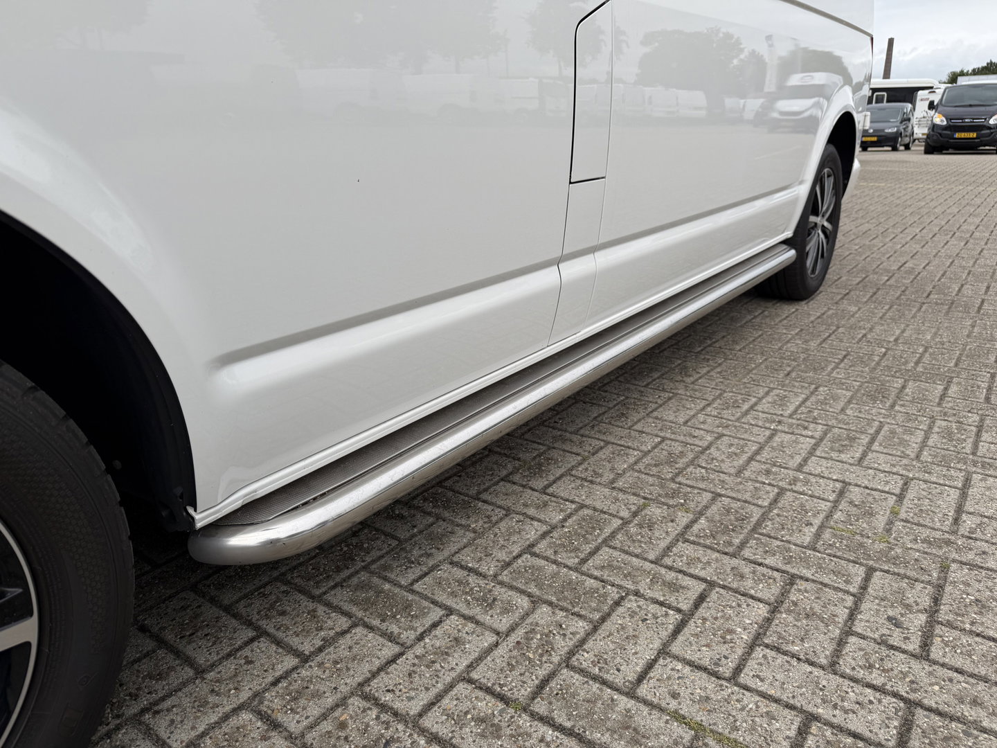 Volkswagen Transporter 2.0 TDI 150pk DSG automaat L2H1 DC 5 persoons Highline / vaste prijs rijklaar € 32.950 ex btw / lease vanaf € 538 / leer / cruise / airco / trekhaak 2500 kg / navigatie / euro 6 / bpm vrij !