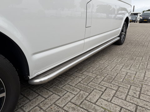 Volkswagen Transporter 2.0 TDI 150pk DSG automaat L2H1 DC 5 persoons Highline / vaste prijs rijklaar € 32.950 ex btw / lease vanaf € 538 / leer / cruise / airco / trekhaak 2500 kg / navigatie / euro 6 / bpm vrij !