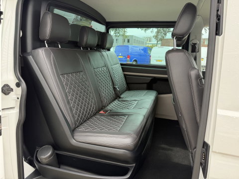 Volkswagen Transporter 2.0 TDI 150pk DSG automaat L2H1 DC 5 persoons Highline / vaste prijs rijklaar € 32.950 ex btw / lease vanaf € 538 / leer / cruise / airco / trekhaak 2500 kg / navigatie / euro 6 / bpm vrij !
