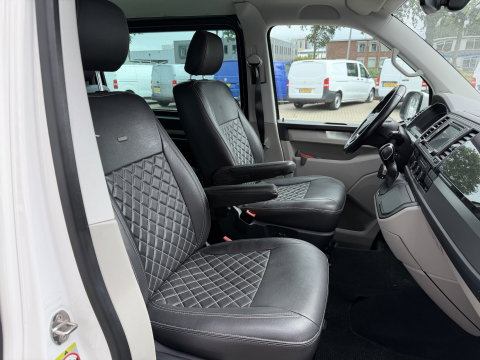 Volkswagen Transporter 2.0 TDI 150pk DSG automaat L2H1 DC 5 persoons Highline / vaste prijs rijklaar € 32.950 ex btw / lease vanaf € 538 / leer / cruise / airco / trekhaak 2500 kg / navigatie / euro 6 / bpm vrij !