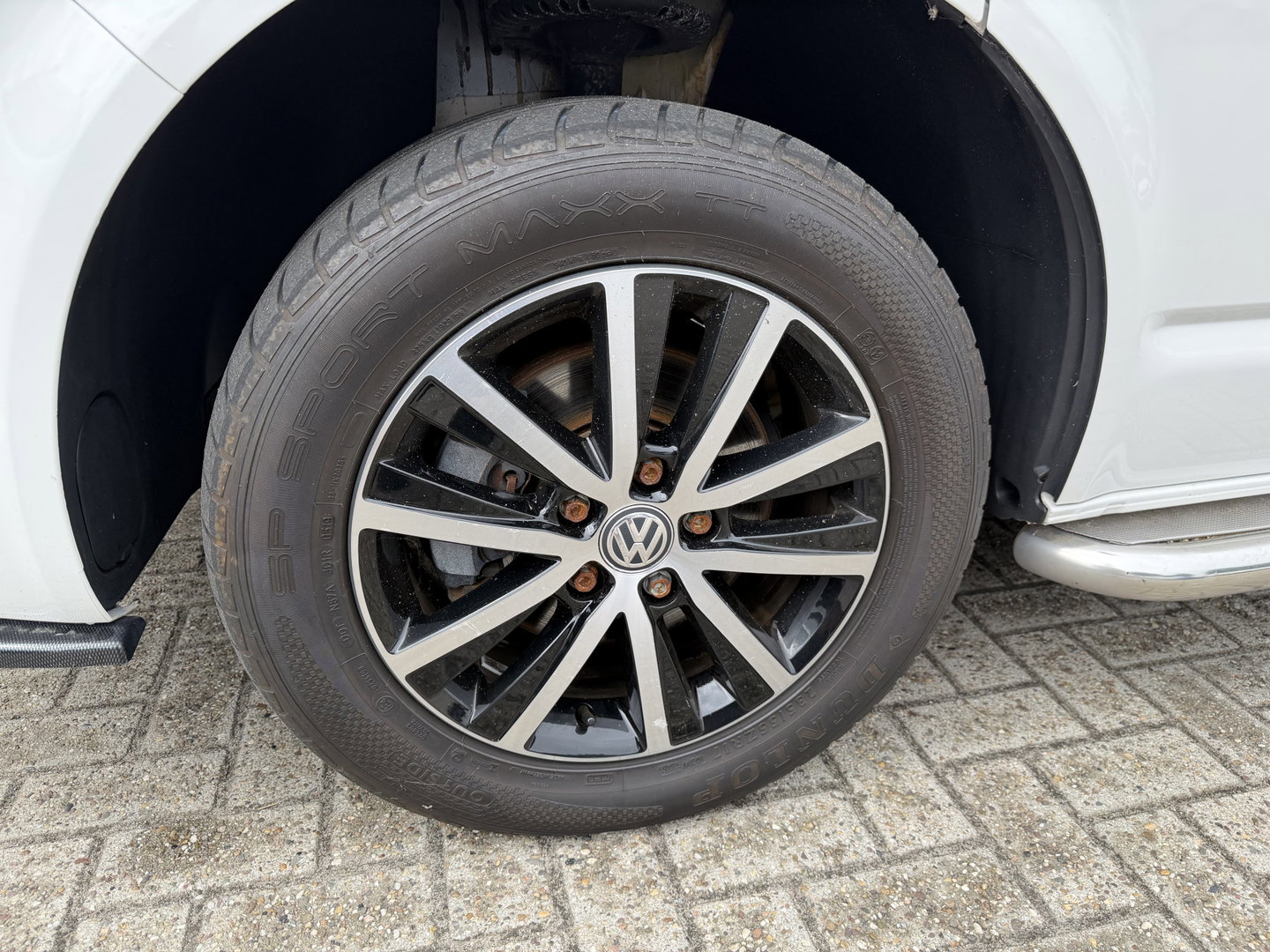 Volkswagen Transporter 2.0 TDI 150pk DSG automaat L2H1 DC 5 persoons Highline / vaste prijs rijklaar € 32.950 ex btw / lease vanaf € 538 / leer / cruise / airco / trekhaak 2500 kg / navigatie / euro 6 / bpm vrij !