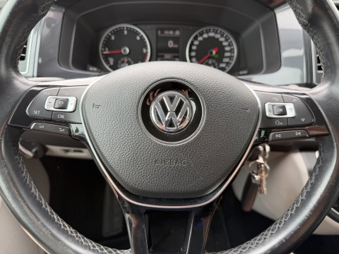Volkswagen Transporter 2.0 TDI 150pk DSG automaat L2H1 DC 5 persoons Highline / vaste prijs rijklaar € 32.950 ex btw / lease vanaf € 538 / leer / cruise / airco / trekhaak 2500 kg / navigatie / euro 6 / bpm vrij !