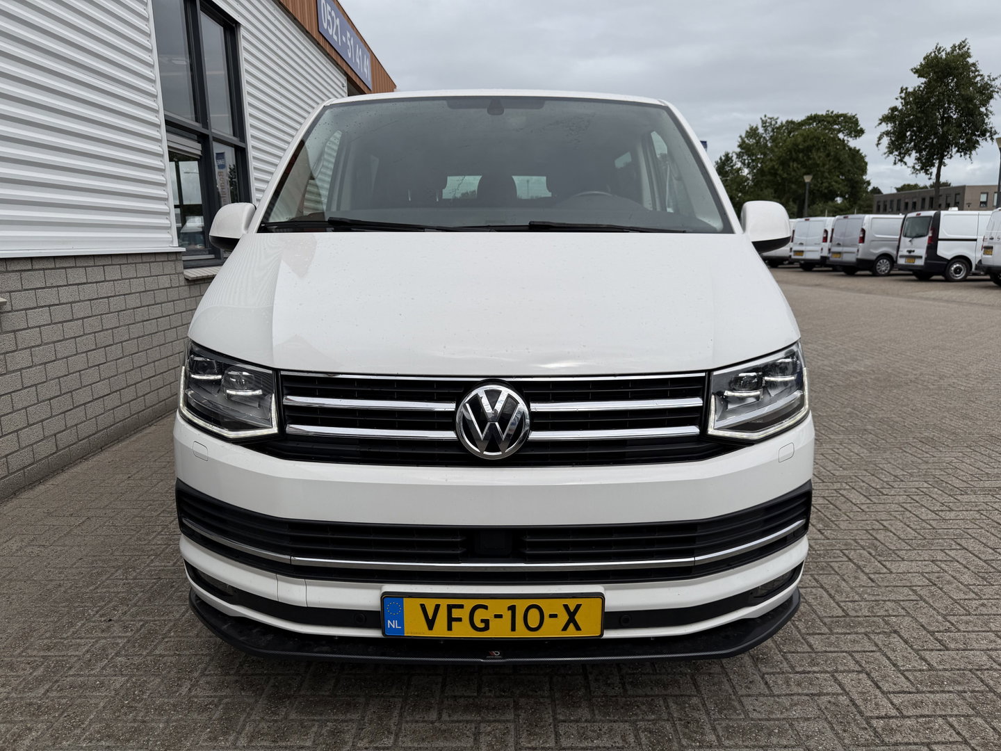 Volkswagen Transporter 2.0 TDI 150pk DSG automaat L2H1 DC 5 persoons Highline / vaste prijs rijklaar € 32.950 ex btw / lease vanaf € 538 / leer / cruise / airco / trekhaak 2500 kg / navigatie / euro 6 / bpm vrij !