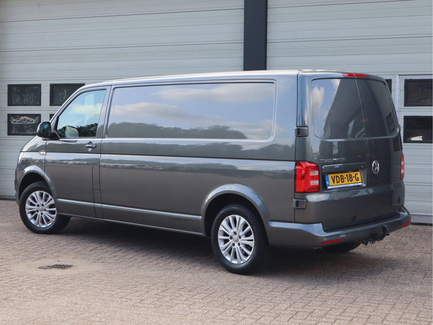 Volkswagen Transporter 2.0 TDI 150 pk DSG Automaat L2 Lang - Highline