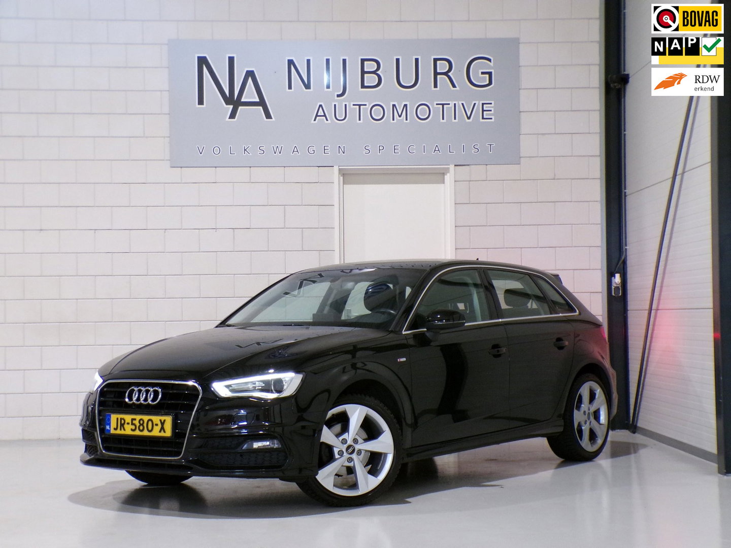 Audi A3 Sportback 1.2 TFSI S-Line Adrenalin "Origineel NL!" Xenon-LED Parkeersensoren Bluetooth Navigatie 18"Velgen Nieuwe-APK