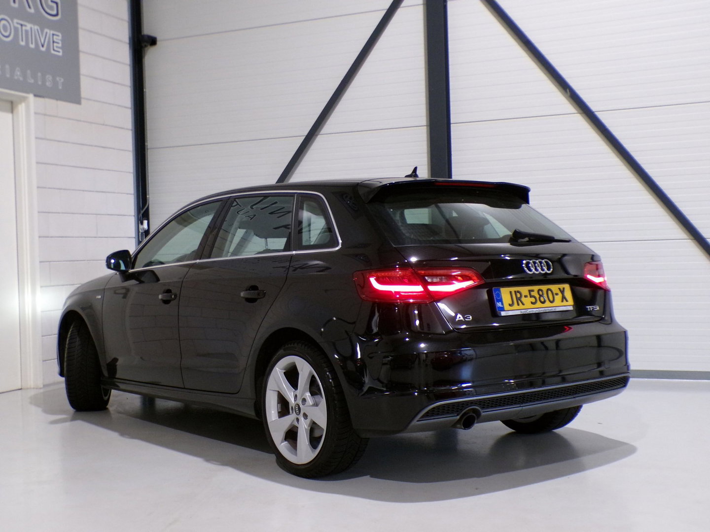 Audi A3 Sportback 1.2 TFSI S-Line Adrenalin "Origineel NL!" Xenon-LED Parkeersensoren Bluetooth Navigatie 18"Velgen Nieuwe-APK